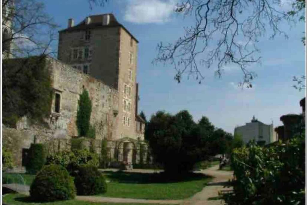 Appartement De Charme Plein Coeur De Moulins Moulins  Exterior foto