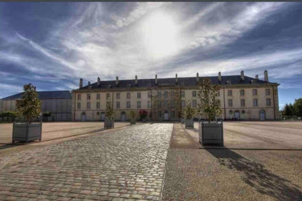 Appartement De Charme Plein Coeur De Moulins Moulins  Exterior foto